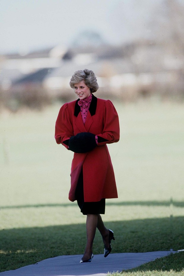 MILTON KEYNES, UNITED KINGDOM - JANUARY 23:  Princess Diana Arriving In Milton Keynes For A Visit To A Local Hospice  (Photo by Tim Graham Photo Library via Getty Images) (Foto: Tim Graham Photo Library via Get)