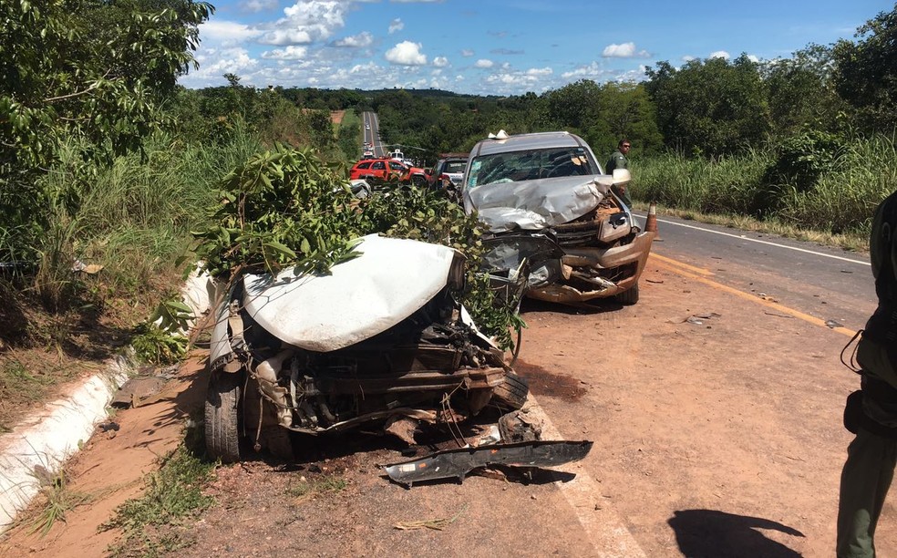 ColisÃ£o frontal ocorreu na MT-010, prÃ³ximo de Acorizal (Foto: Ciopaer)