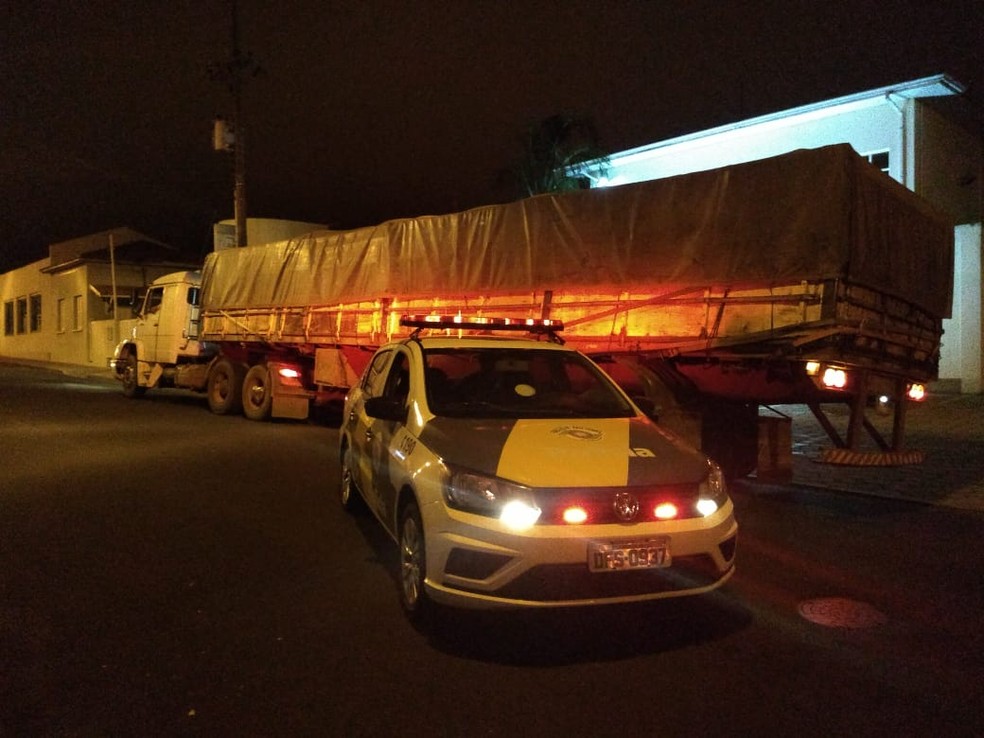 Polícia Rodoviária apreende quase três toneladas de maconha na Rodovia Castello Branco, em Avaré — Foto: Polícia Militar Rodoviária/Divulgação