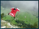 Bombeiros encontram corpo de atleta de wingsuit na Pedra da Gávea