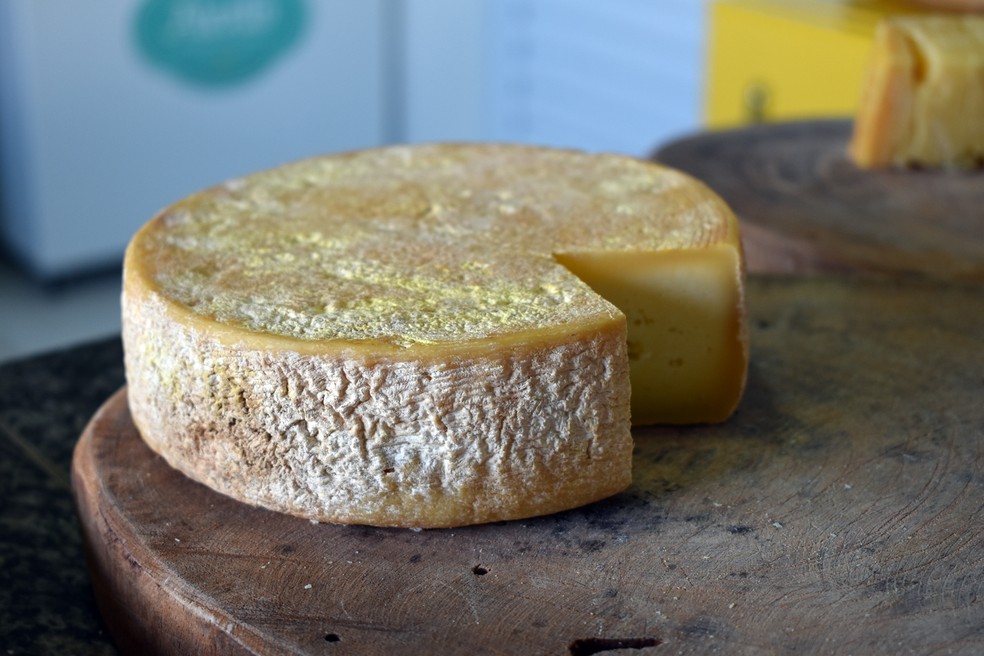 Queijo artesanal da Canastra é destaque na França  — Foto: Lucas Soares / G1