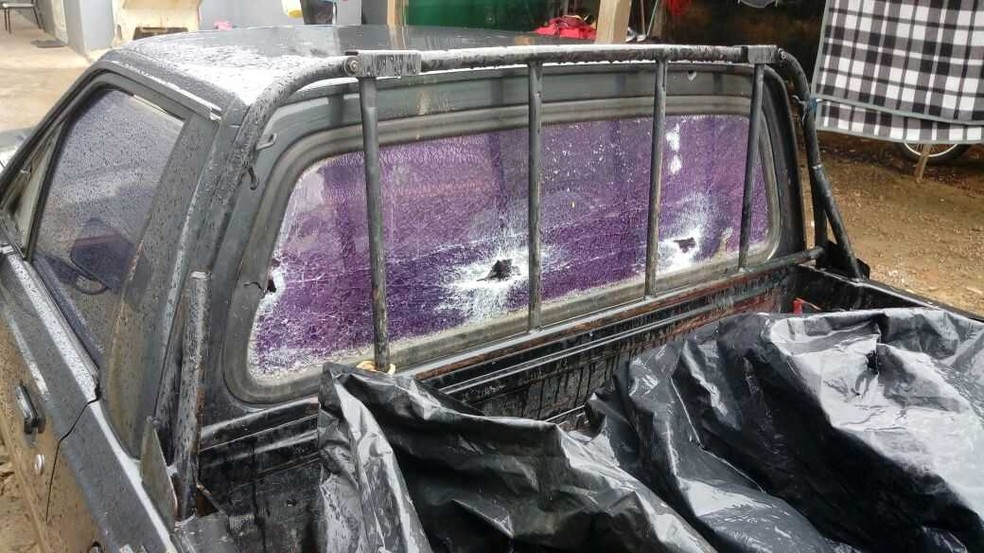 PM e suspeitos trocaram tiros após assalto em mercearia de Reserva, nos Campos Gerias do Paraná (Foto: Divulgação/ Polícia Civil)