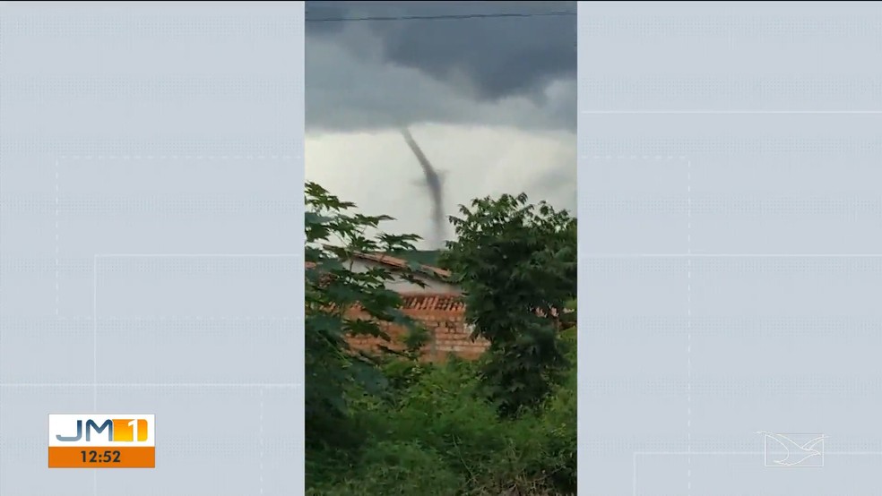 Moradores registram passagem de tornado por Matões, no Maranhão — Foto: Reprodução/TV Mirante