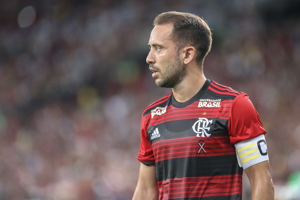 &Eacute;verton Ribeiro deve ser a novidade entre os 11 titulares diante da LDU &mdash; Foto: MARCELO GONCALVES/AG&Ecirc;NCIA O DIA/AG&Ecirc;NCIA O DIA/ESTAD&Atilde;O CONTE&Uacute;DO