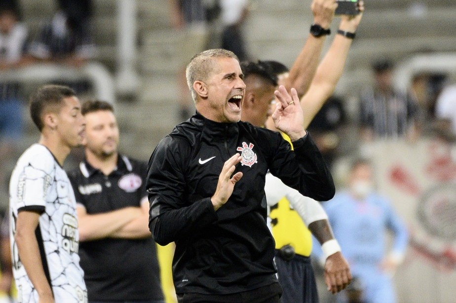 [OPINIÃO] Corinthians precisa evoluir taticamente
