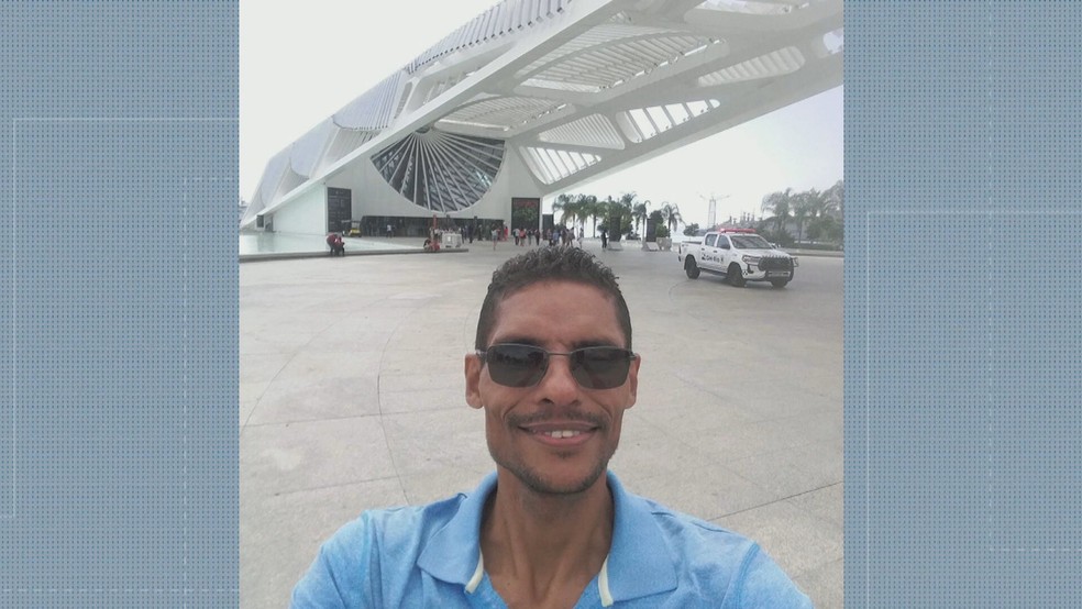 André Luiz Brito de Souza confessou que matou a companheira e enterrou o corpo no quintal de casa, em Guaratiba, na Zona Oeste do Rio — Foto: Reprodução/ TV Globo