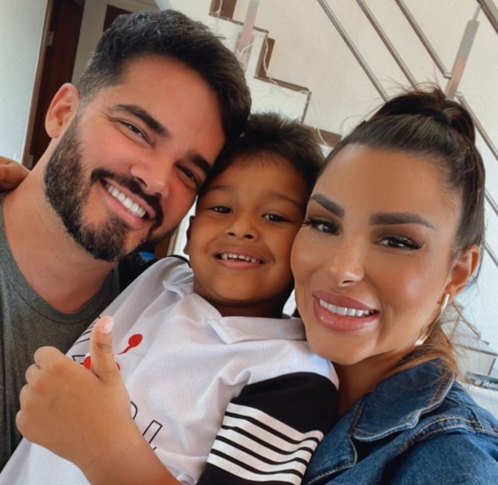 Fabio Gontijo, Enrico e Jenny Miranda &mdash; Foto: Reprodu&ccedil;&atilde;o/ Instagram