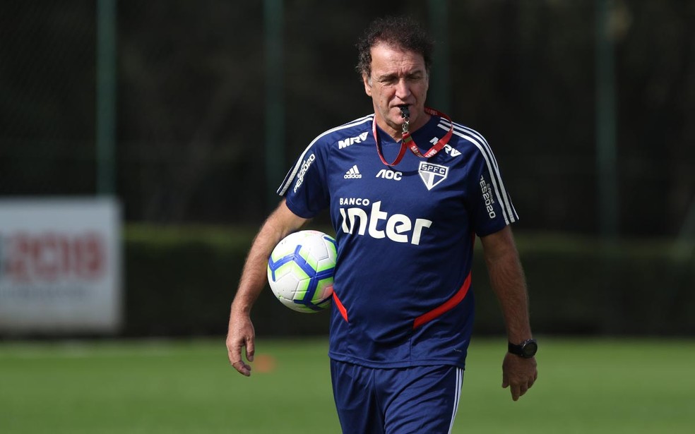 Cuca ainda tem mais uma semana de treinos antes do retorno do Brasileirão — Foto: Rubens Chiri / saopaulofc.net