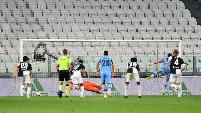 Immobile, de pênalti, diminuiu para a Lazio contra a Juventus