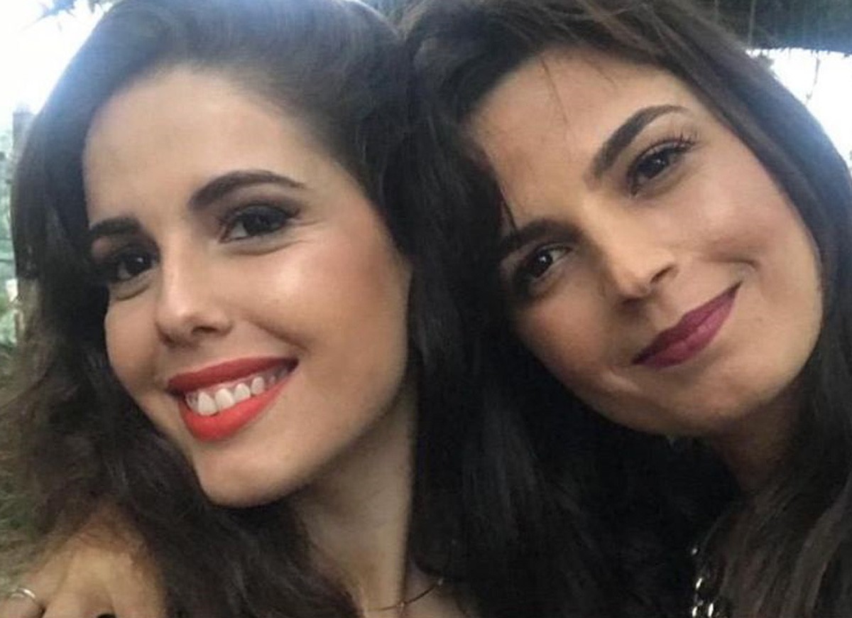 Emanuelle Araujo e a filha, Bruna (Foto: Reprodução/Instagram)