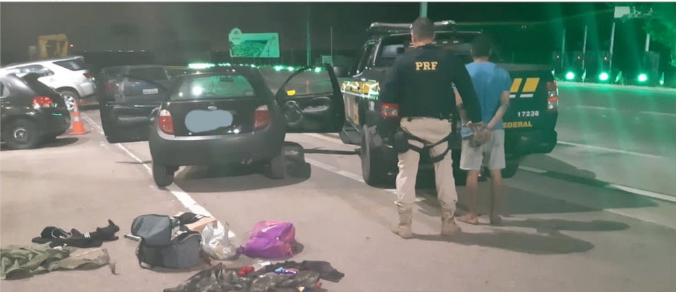 Homem foi abordado pela PRF em São José do Mipibu, na Grande Natal — Foto: Divulgação/PRF