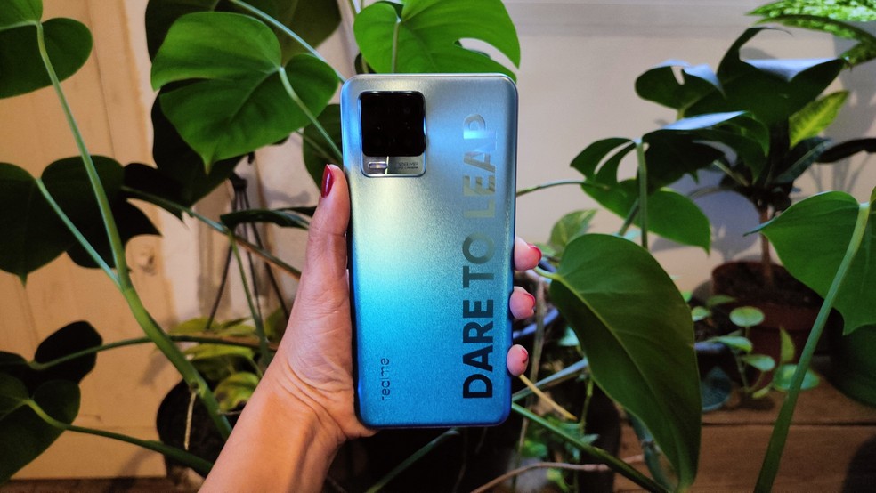 Realme 8 Pro: tela de 6,4 polegadas — Foto: Divulgação/Realme