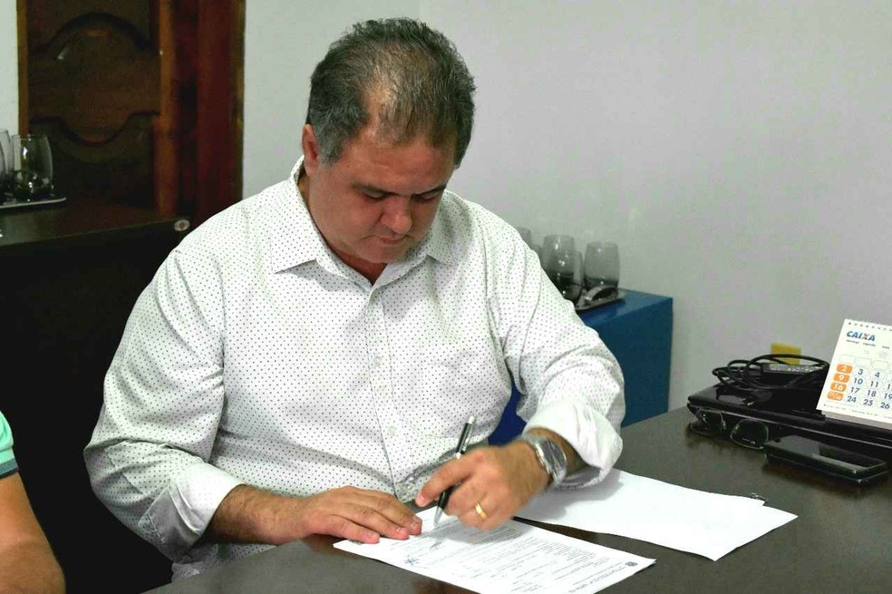 Prefeito de Colinas do Tocantins, Adriano Rabelo — Foto: Felipe Meneses/Ascom Prefeitura de Colinas do Tocantins