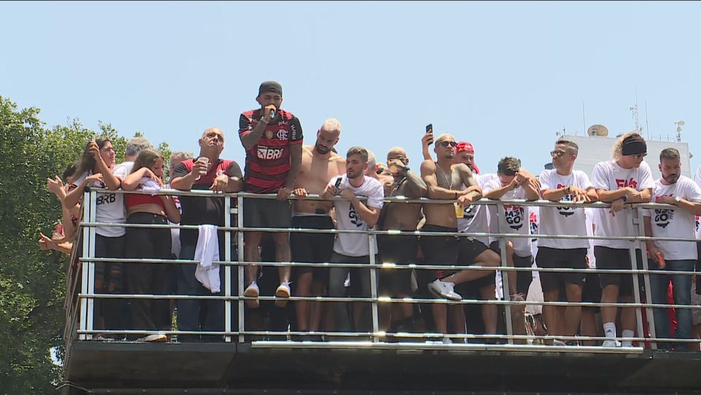 Gabigol comemora t�tulos do Flamengo em trio el�trico no Centro do Rio � Foto: Reprodu��o