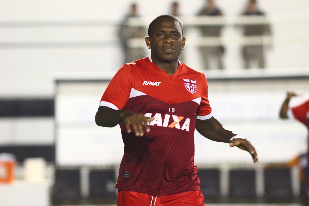 Willians Fernandes acabou dispensado pelo CRB nesta temporada — Foto: Douglas Araújo/CRB