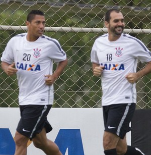 Ralf, Danilo, Corinthians (Foto: Daniel Augusto Jr/Ag. Corinthians)