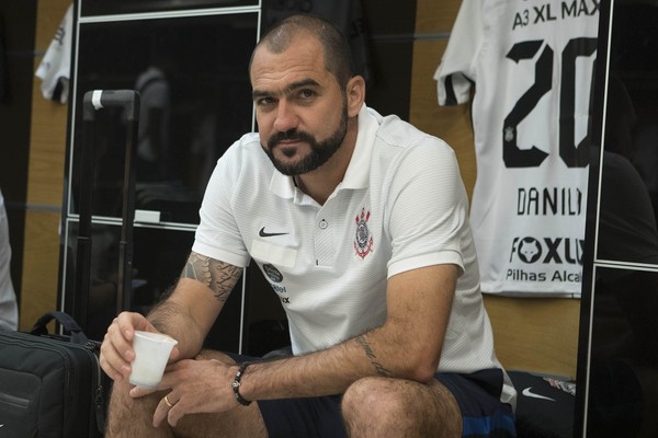 Sem Jadson, com Danilo: Corinthians relaciona 22 para pegar a Chape