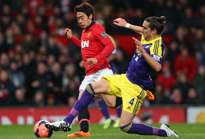 Shinji Kagawa e Chico Flores, Manchester United x Swansea (Foto: Getty Images)
