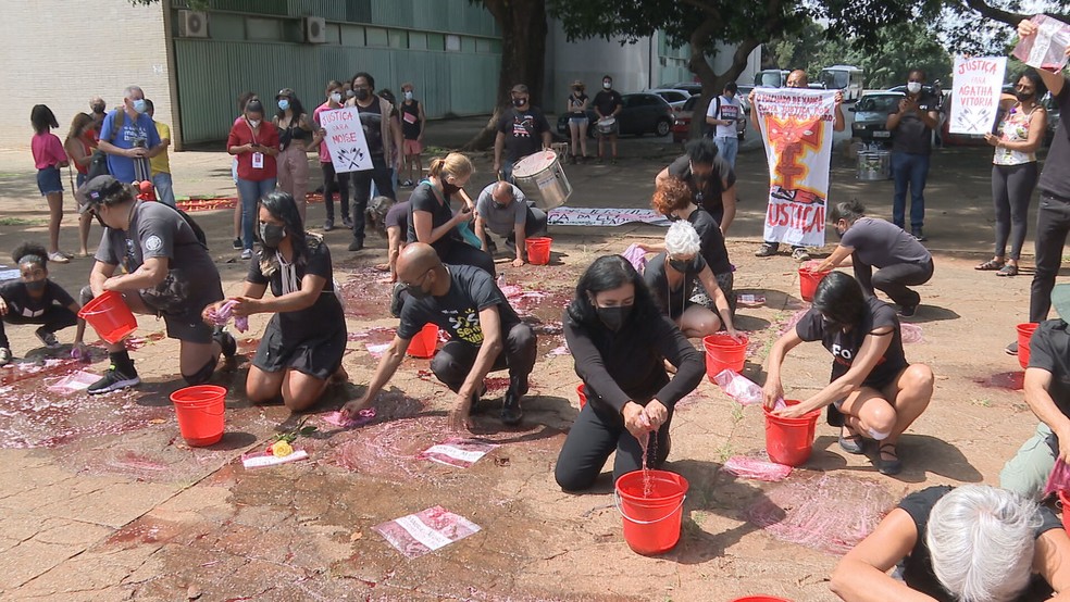 Manifestação em Brasília pede justiça por congolês Moïse — Foto: TV Globo/Reprodução