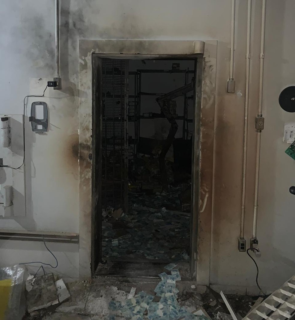 Fotos Imagens Mostram Rastro De Violencia Do Ataque A Banco Em Criciuma Santa Catarina G1