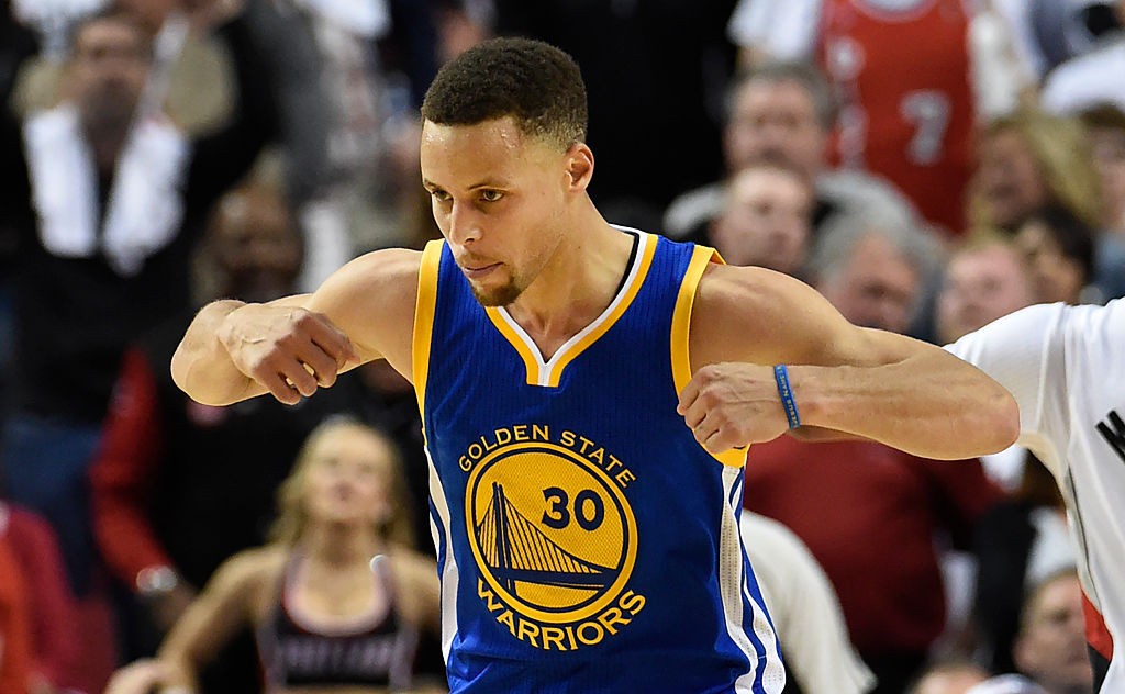 Stephen Curry: o primeiro MVP eleito por unanimidade da história da NBA (Foto: Getty Images)