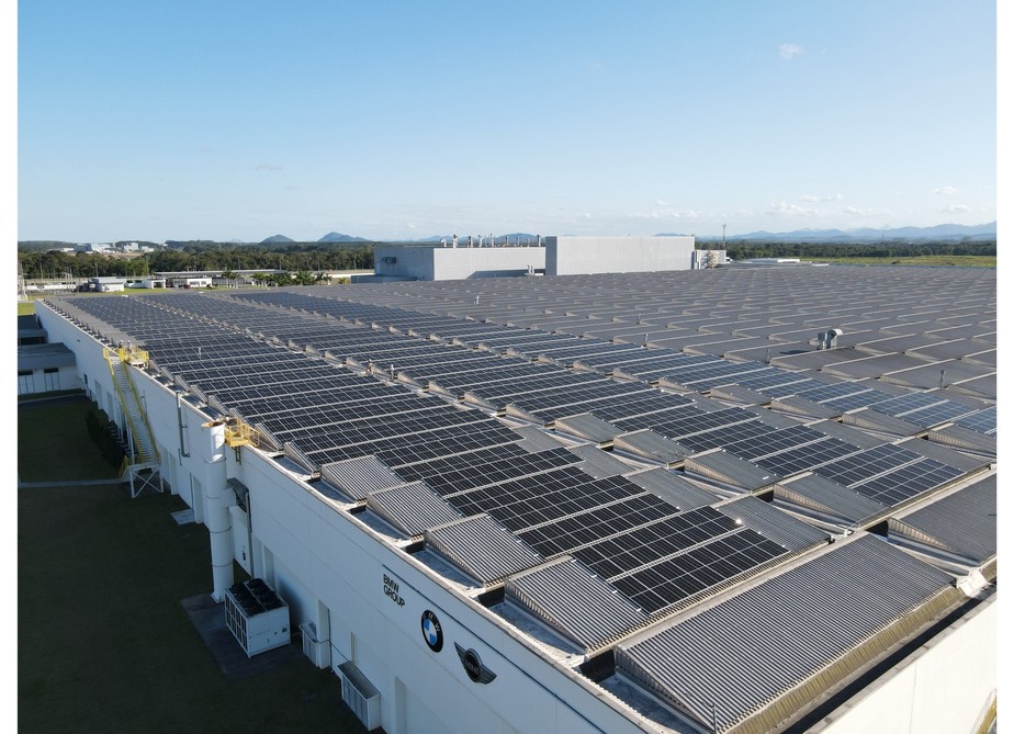 Paineis solares na fábrica da BMW em Araquari (SC)