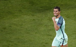 Cristiano Ronaldo Portugal x Pais de Gales (Foto: Reuters)