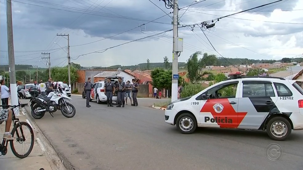 Grupo assaltou mercado em Itapetininga â€” Foto: ReproduÃ§Ã£o/TV TEM