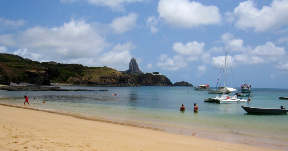 O mar está calmo na região do Porto de Santo Antônio, local do acidente, nesta quarta-feia — Foto: Ana Clara Marinho/TV Globo