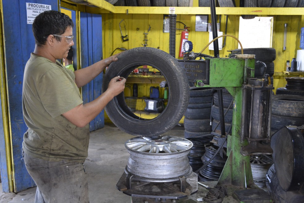Entre as vagas, h&aacute; para borracheiro em Salvador