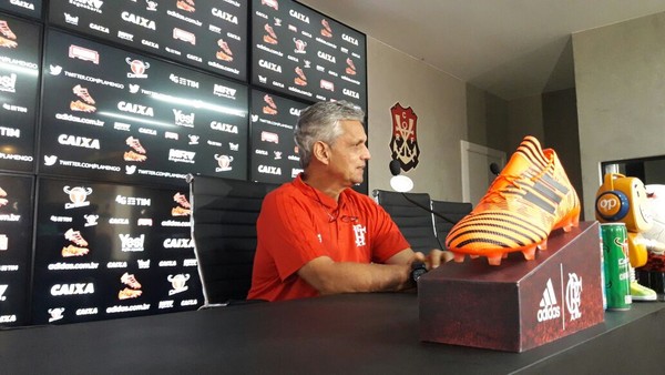 Por Libertadores, Rueda traça meta para o Flamengo e vê time perto do ideal
