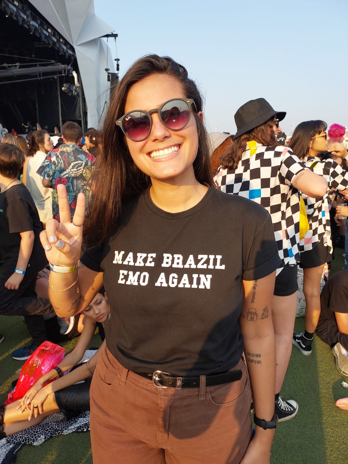 Palloma Paiva, 23, usou uma camiseta com frase engraçada — Foto: O GLOBO