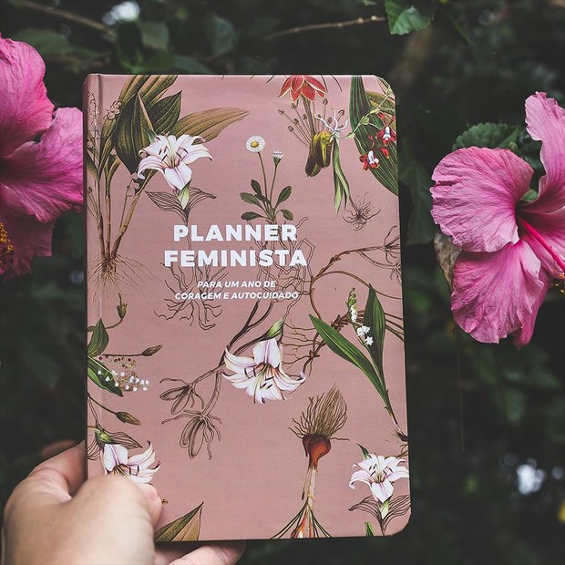 Planner feminista da Think Olga em parceria com a Insecta Shoes (Foto: Instagram)