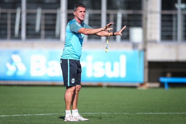 Resultados paralelos ajudam, e Grêmio tem sexta chance de sair do Z-4 contra o Atlético-GO
