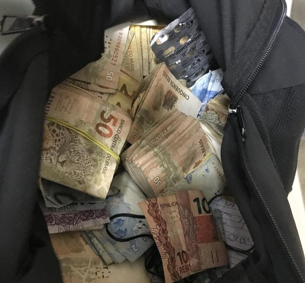 Dinheiro apreendido com chefe de facção no Ceará — Foto: Polícia Civil/Divulgação
