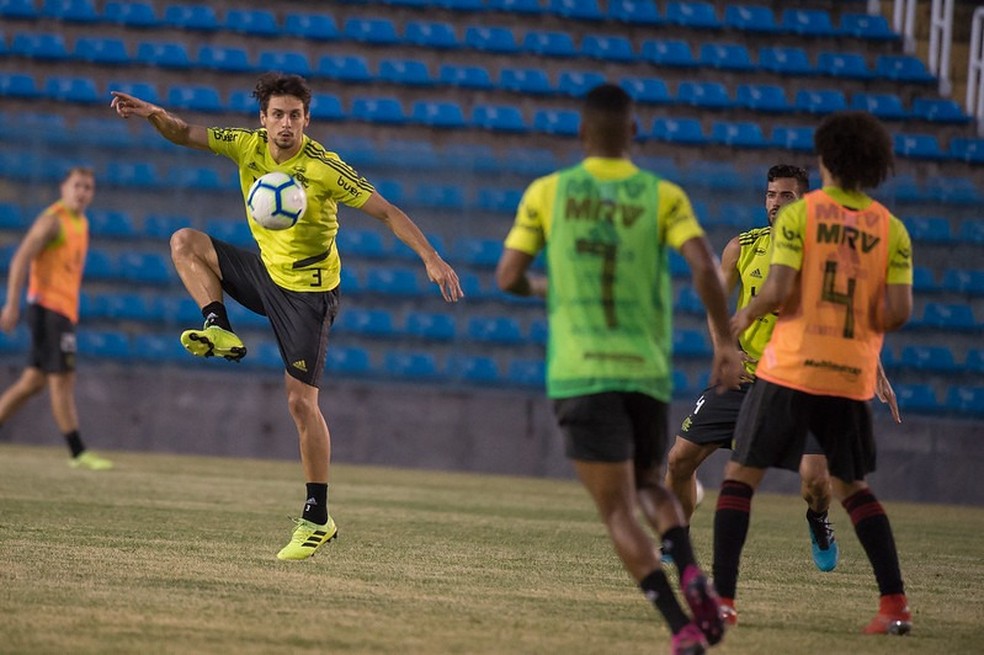 Rodrigo Caio — Foto: Alexandre Vidal / Flamengo