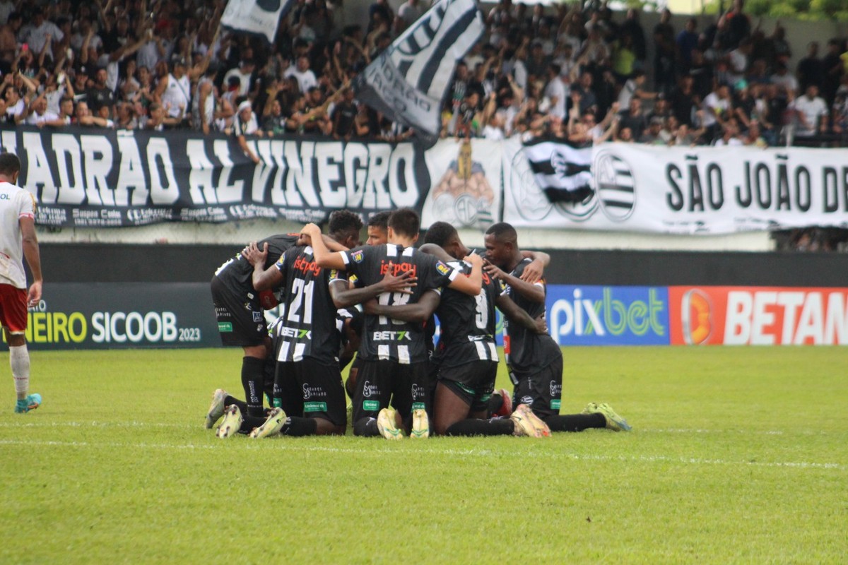 Vitória do Democrata GV sobre Pouso Alegre torna Athletic melhor 2º colocado no Mineiro