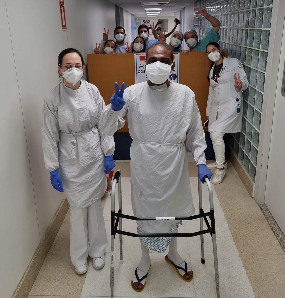 Henrique Batista do Nascimento em dia de alta médica, nesta segunda, 20 de setembro. — Foto: Arquivo pessoal