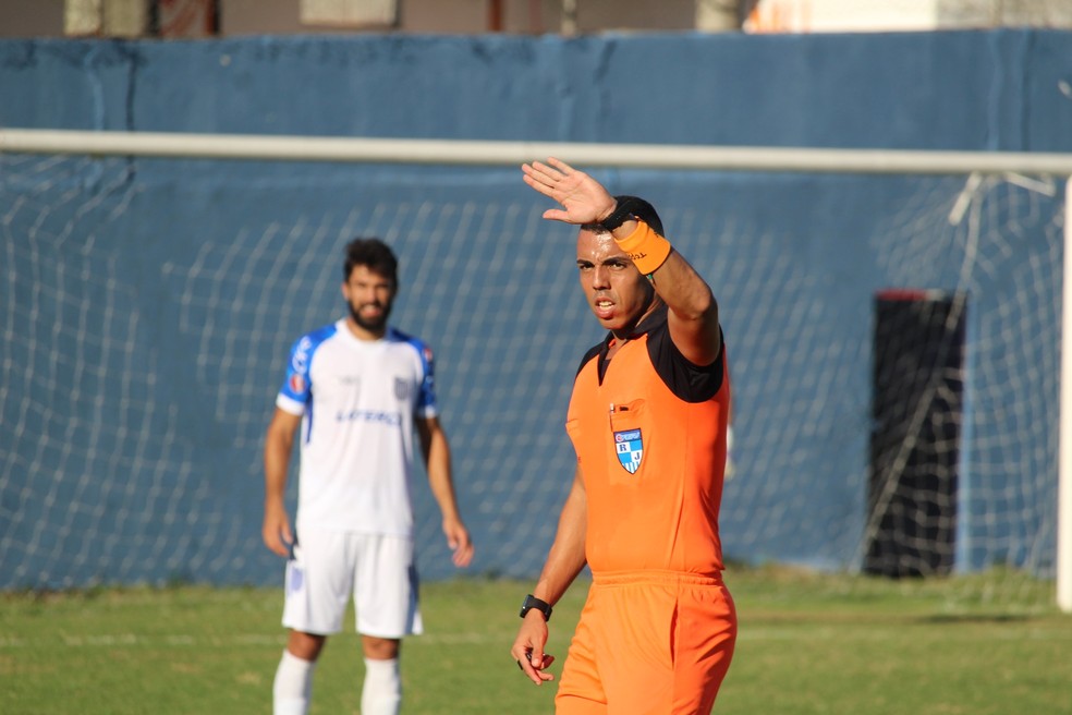 Yuri Elino será o árbitro da partida — Foto: Reprodução/Jhonathan Jeferson/FutRio