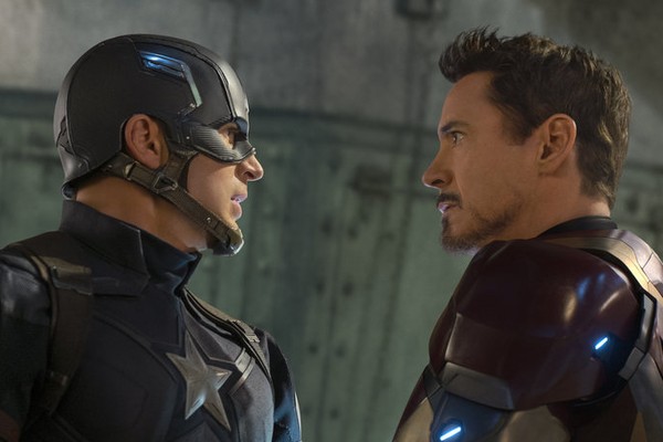 Chris Evans como o Capitão América e Robert Downey Jr como o Homem de Ferro (Foto: Reprodução)