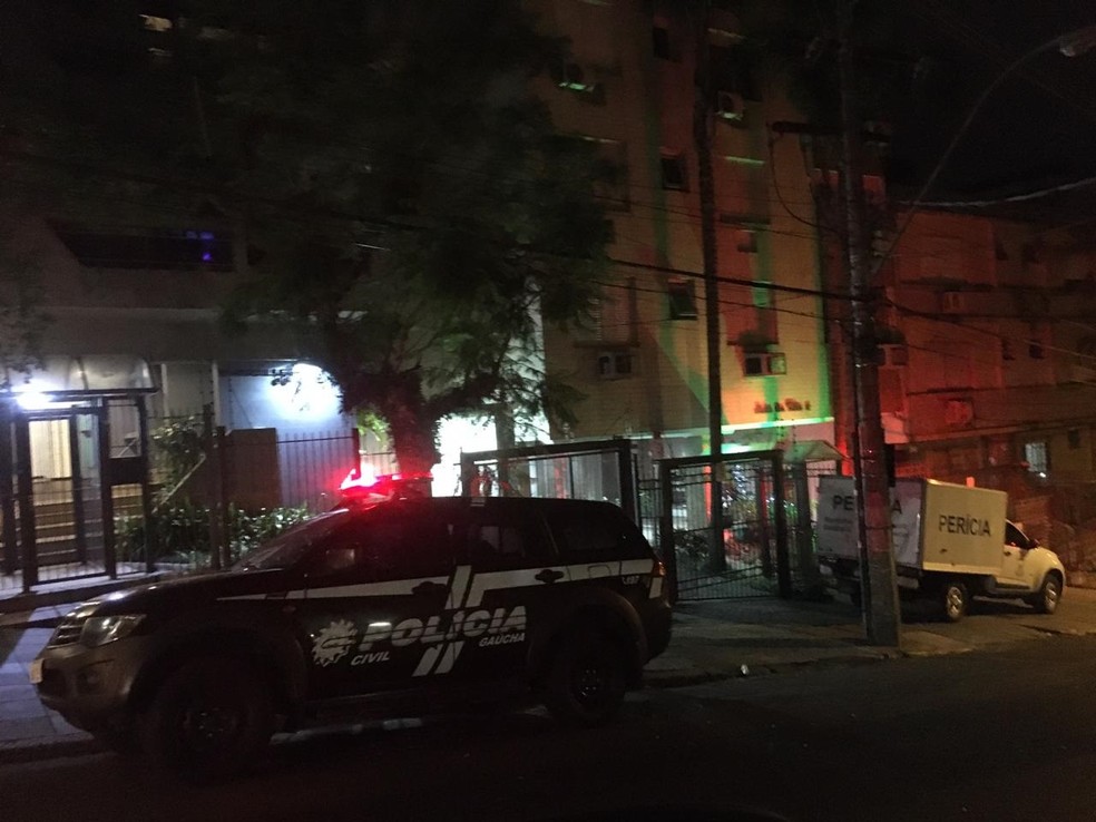 Homem foi encontrado morto dentro de apartamento em Porto Alegre em dezembro de 2019 — Foto: Samuel Vettori/RBS TV