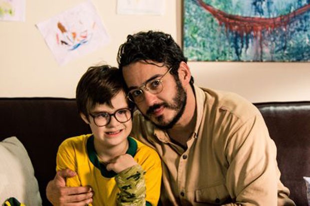 Pedro Vinicius (à esquerda) e Marcos Veras em cena de 'O filho eterno' (Foto: Rosano Mauro/Divulgação)