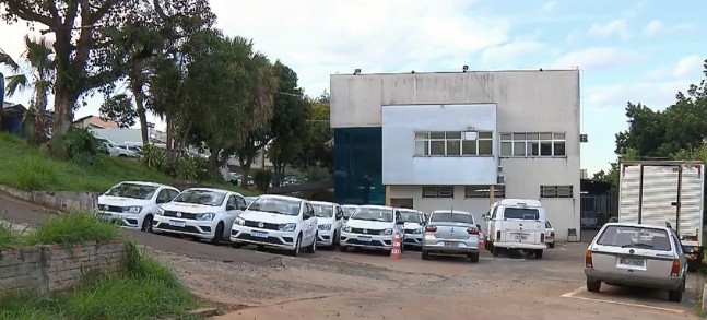 Carros doados a secretaria de Saúde de Londrina estão parados há mais de um mês sem uso
