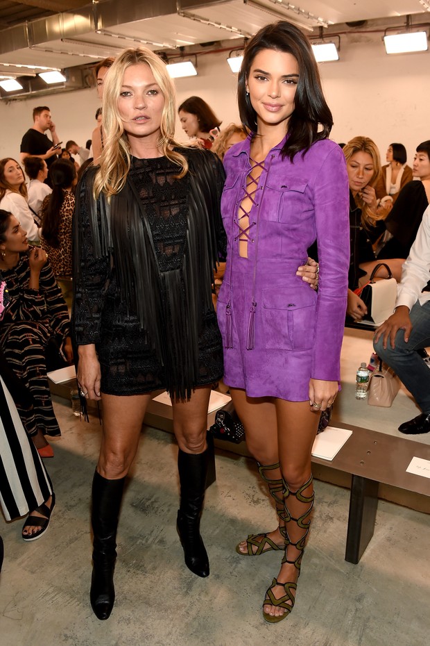 NEW YORK, NY - SEPTEMBER 08: Models Kate Moss (L) and Kendall Jenner pose backstage at the Longchamp Fashion Show during New York Fashion Week at World Trade Center on September 8, 2018 in New York City.  (Photo by Dimitrios Kambouris/Getty Images) (Foto: Getty Images)