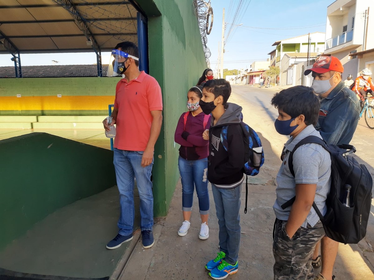 Alunos da rede municipal voltam às aulas nesta segunda em Montes Claros