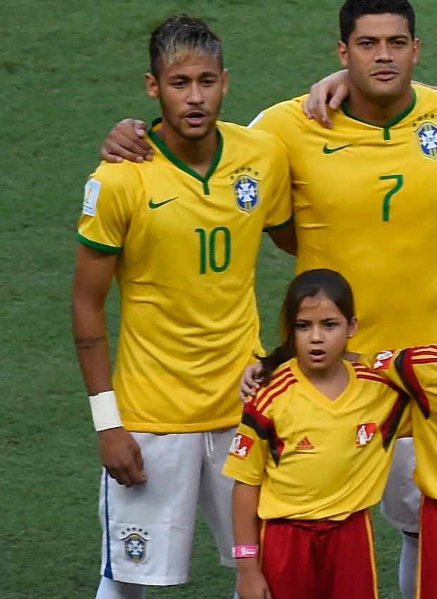 Neymar durante o hino do Brasil (Foto: AFP)