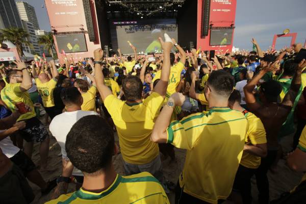 Veja itens para preparar a casa para assistir ao jogo do Brasil na Copa -  Economia e Finanças - Extra Online
