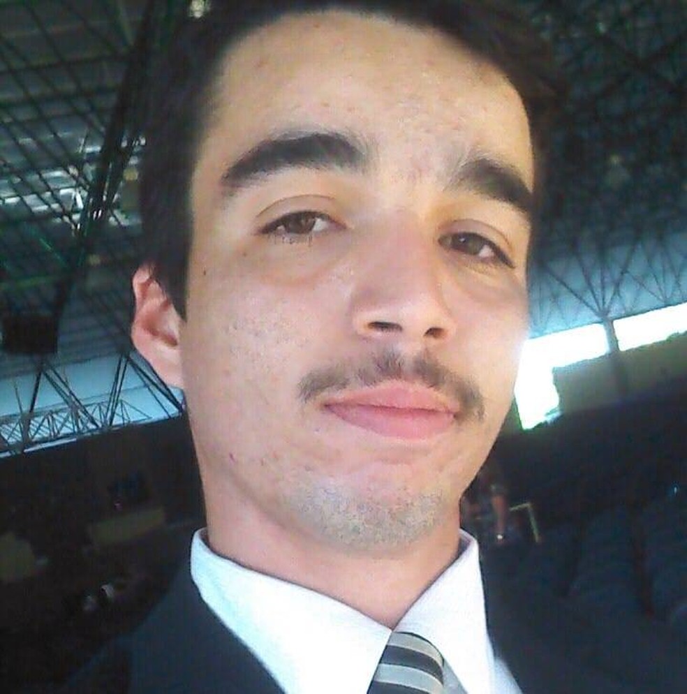 Leonardo Zotti Coutinho, de 21 anos, morreu após cair em um penhasco de 45 metros de altura em Marília — Foto: Arquivo Pessoal