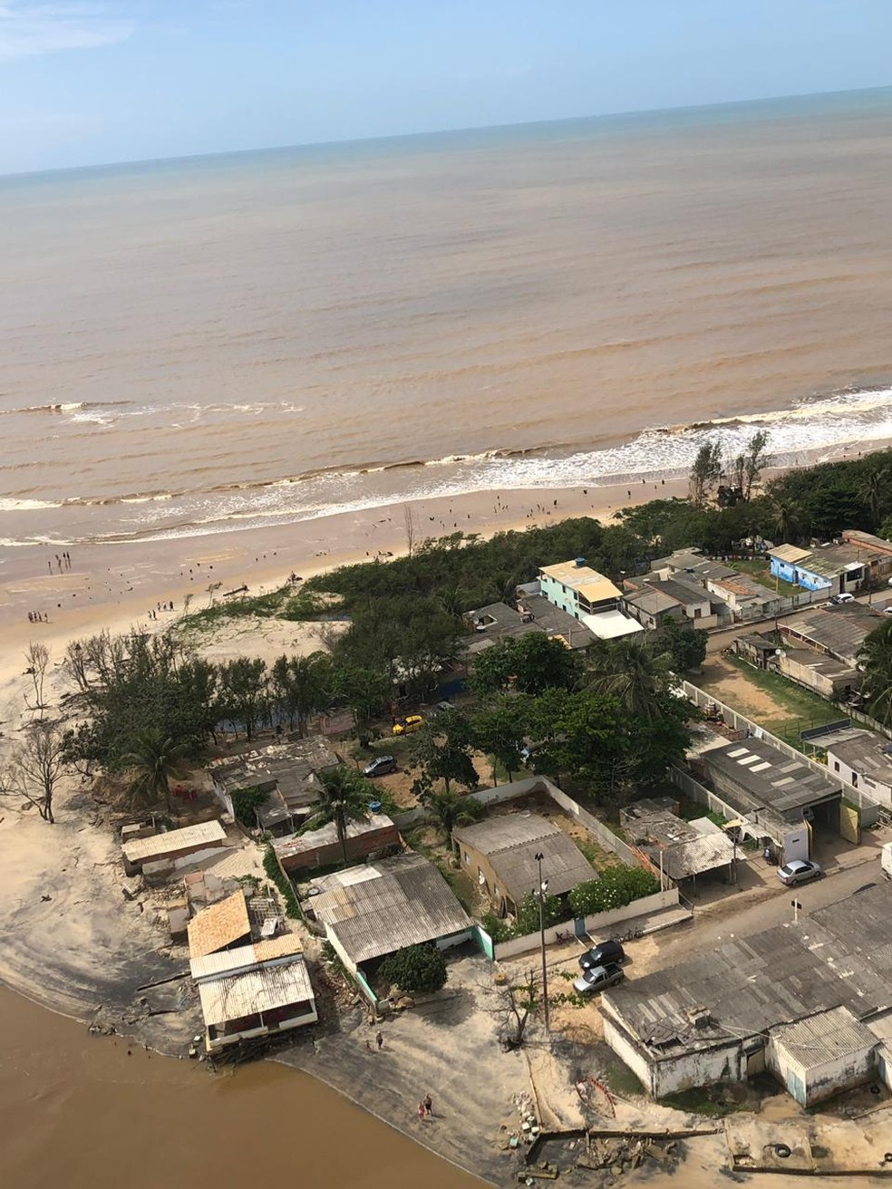 Sobrevoou foi realizado na manhÃ£ deste domingo (24) no litoral do Norte Fluminense â€” Foto: DivulgaÃ§Ã£o/Bruno Dauaire