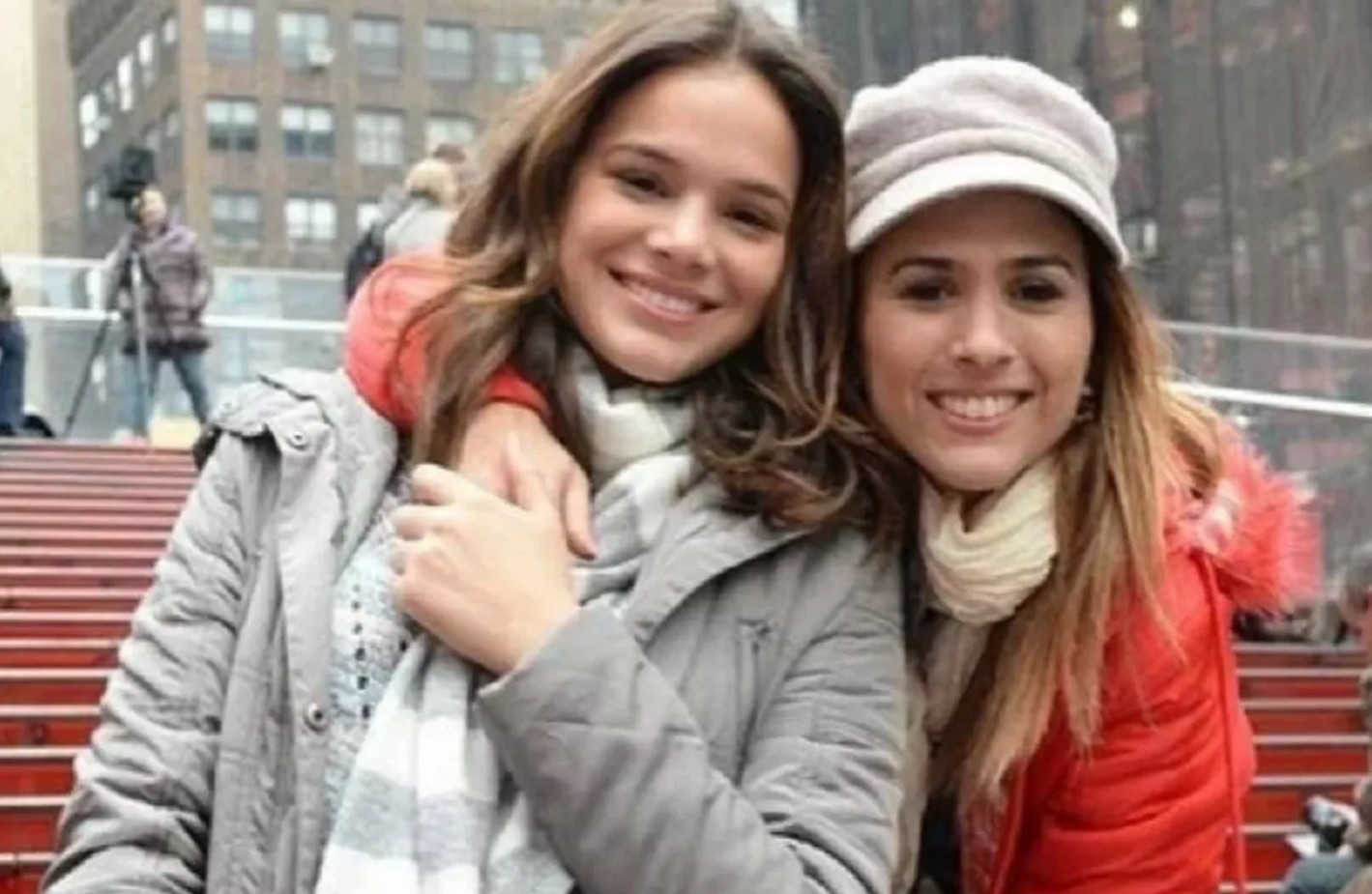 Bruna Marquezine e Tatá Werneck posam juntas em Nova York (Foto: Reprodução Instagram)